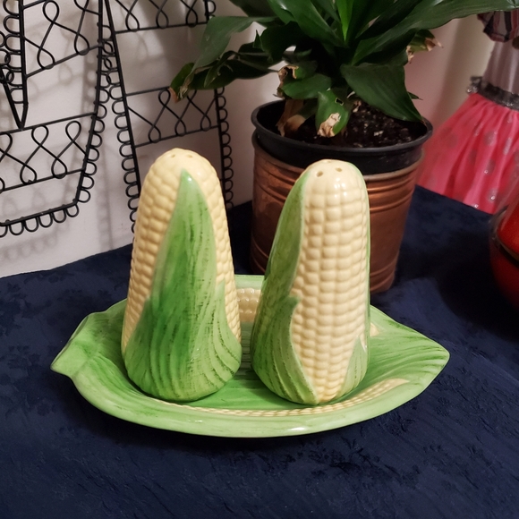 Corn cob salt and pepper shakers - Picture 2 of 3